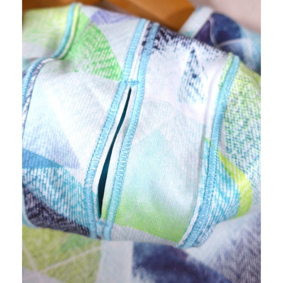 NWOT Ivivva Girls 14 (fits like 10-12) Set the Pace Hooded Athletic Jacket - Picture 7 of 14